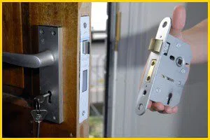Metro Locksmith Services Louisville, KY 502-294-7158 - 13-lock-replace